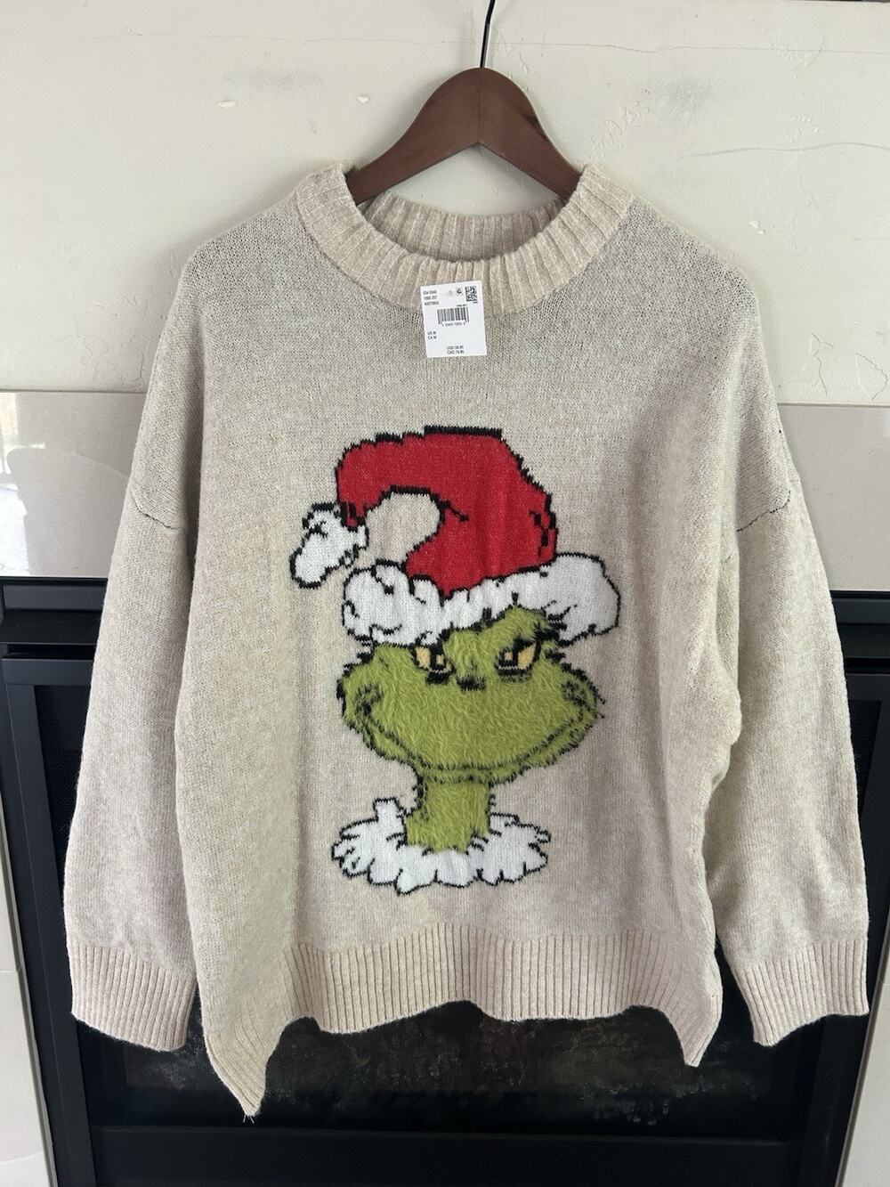 American Eagle Grinch Christmas Sweater M NWT Oversized Holiday Fuzzy Graphic